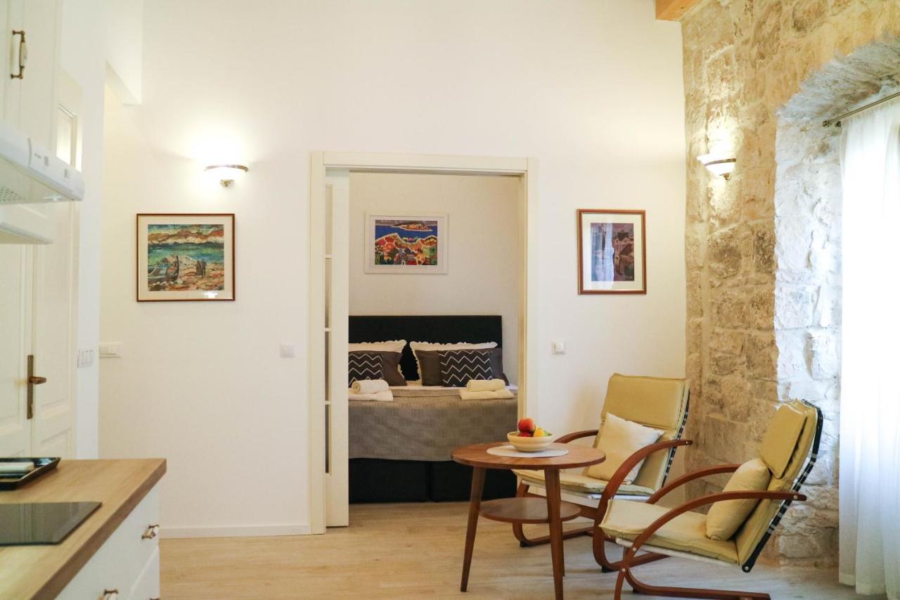 Sessa's Palace Apartment